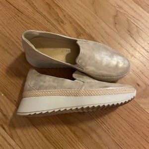 Paul Green Metallic lug sole slipon Size 9